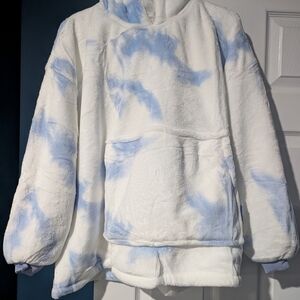 The Oodie Cozy White and Blue Tie-Dye Snuggy